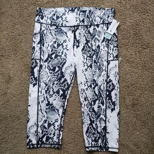 Ideology High Rise Side Pocket Snake White Crop Plus Size Leggings -I
